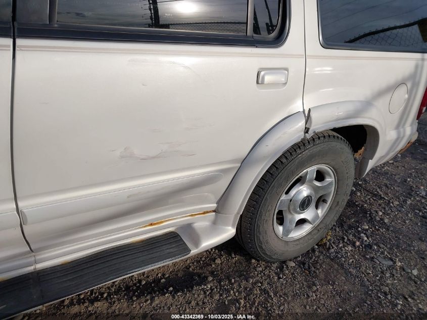 2000 Ford Explorer Limited VIN: 1FMDU85P2YZB38250 Lot: 43342369