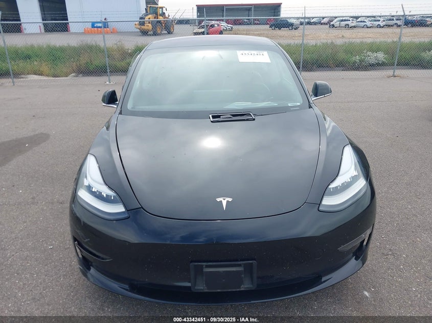 2018 Tesla Model 3 Long Range/Performance VIN: 5YJ3E1EB4JF127402 Lot: 43342451