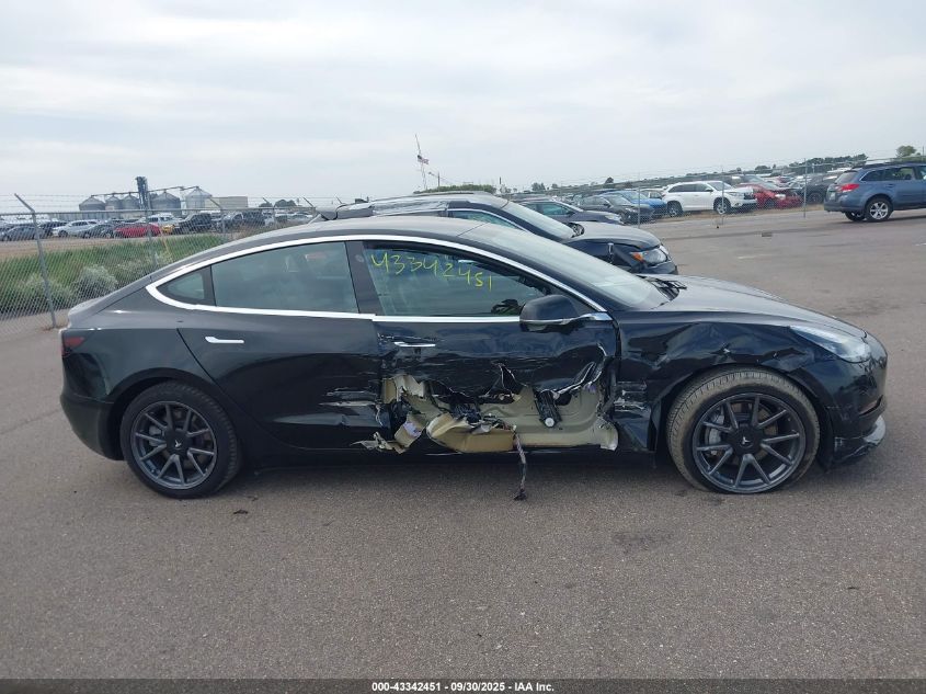 2018 Tesla Model 3 Long Range/Performance VIN: 5YJ3E1EB4JF127402 Lot: 43342451