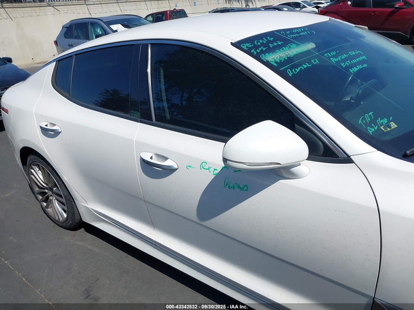 2018 KIA STINGER KNAE15LA2J6041245
