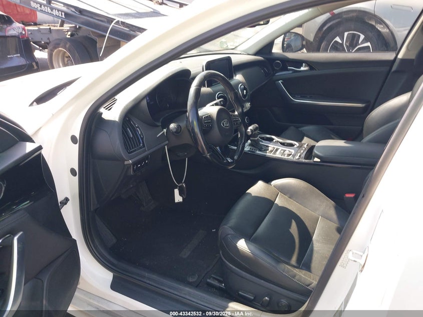 2018 KIA STINGER KNAE15LA2J6041245