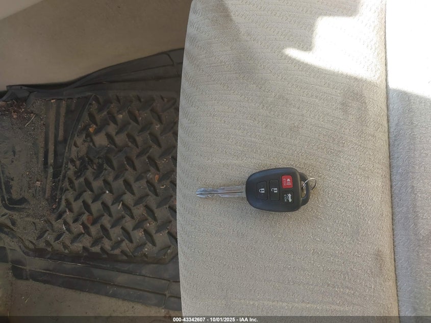 2016 TOYOTA CAMRY LE - 4T4BF1FK3GR541800