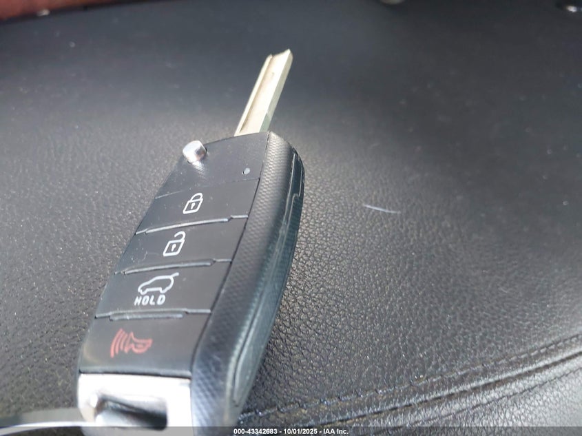 2016 KIA SORENTO 3.3L LX 5XYPG4A58GG003650