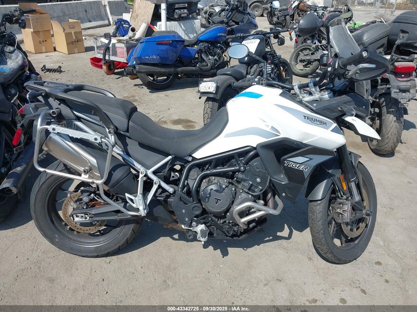VIN: SMTE65DF7NTAH9060 2022 TRIUMPH MOTORCYCLE TIGER 900 GT (LRH)