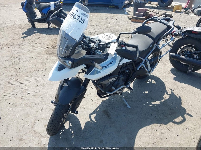 VIN: SMTE65DF7NTAH9060 2022 TRIUMPH MOTORCYCLE TIGER 900 GT (LRH)