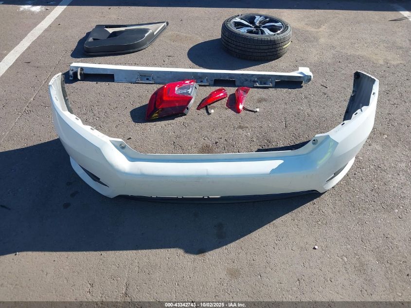 2017 Honda Civic Touring VIN: 19XFC1F90HE008275 Lot: 43342743