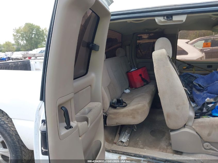 2004 Chevrolet Silverado 1500 Ls VIN: 2GCEC19V041121977 Lot: 43342832