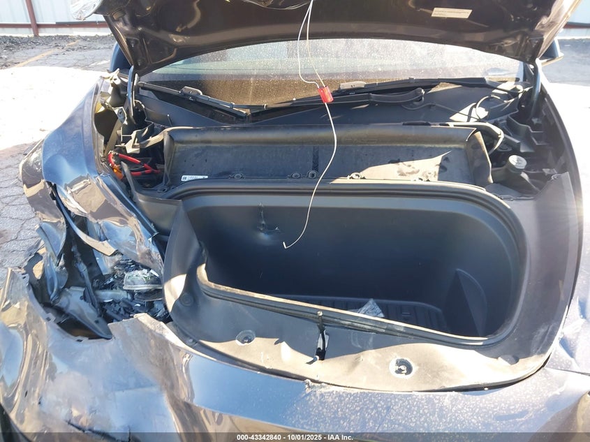 2022 Tesla Model Y Long Range Dual Motor All-Wheel Drive VIN: 7SAYGDEE7NF535722 Lot: 43342840