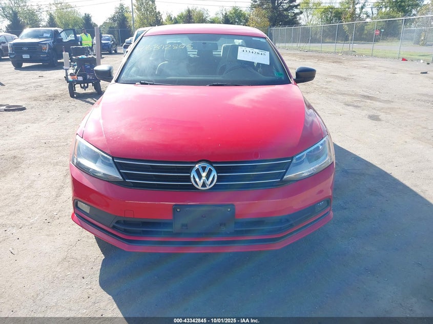 2016 VOLKSWAGEN JETTA 1.8T SPORT - 3VWD17AJ2GM295749