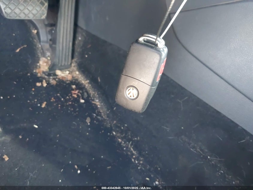 2016 VOLKSWAGEN JETTA 1.8T SPORT - 3VWD17AJ2GM295749