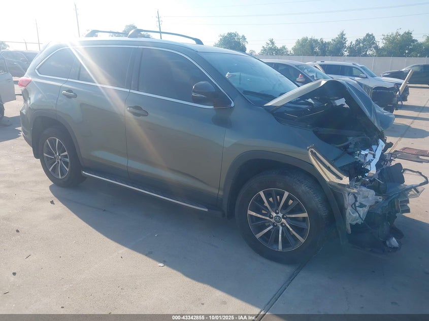 TOYOTA HIGHLANDER XLE