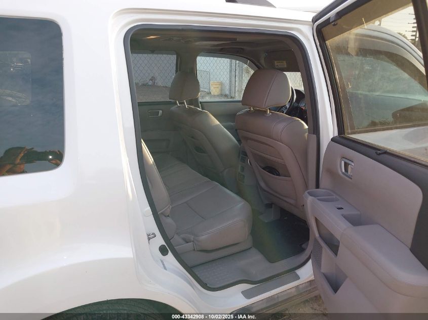 2011 Honda Pilot Touring VIN: 5FNYF4H9XBB095599 Lot: 43342908