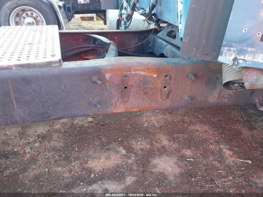 2004 International 9400 9400I VIN: 2HSCNAPR04C026287 Lot: 43342931