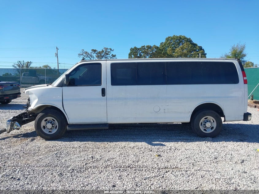 2020 Chevrolet Express Passenger Rwd 3500 Extended Wheelbase Lt VIN: 1GAZGPFG6L1176137 Lot: 43343151