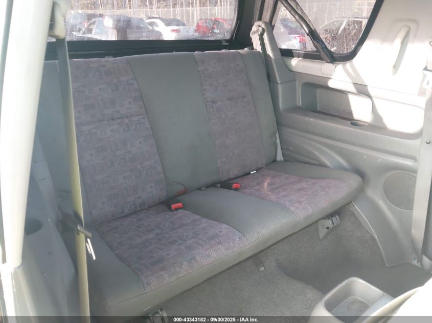 2000 Chevrolet Tracker VIN: 2CNBE18C0Y6928436 Lot: 43343182