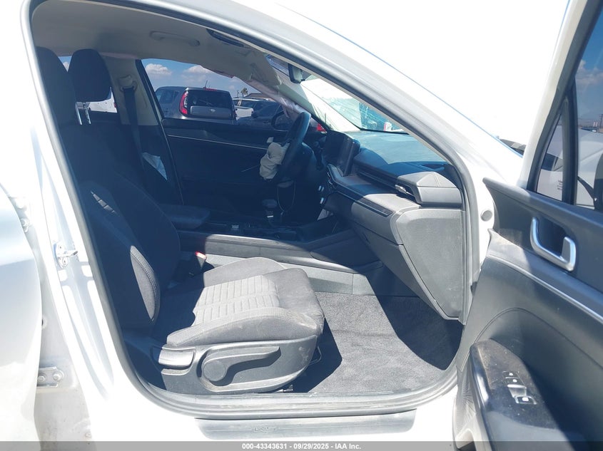 KNAG24J76S5275919 2025 KIA K5 photo no. 5
