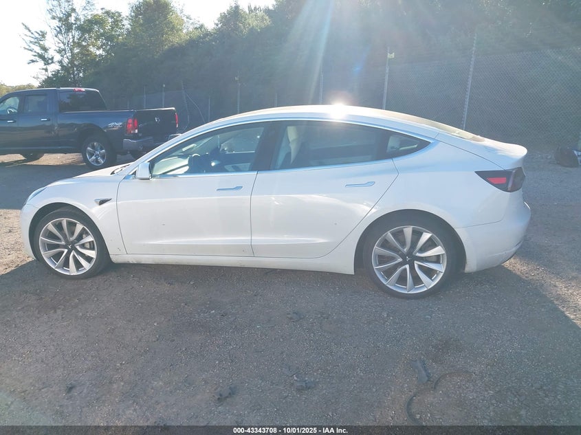 2019 Tesla Model 3 Long Range/Performance VIN: 5YJ3E1EB9KF454668 Lot: 43343708
