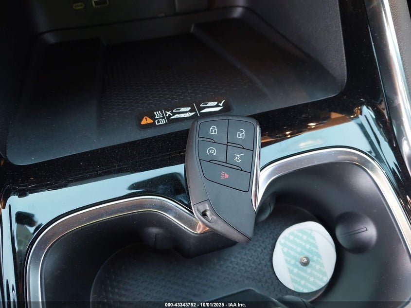 2025 CHEVROLET TRAVERSE FWD RS - 1GNERLRS1SJ282512