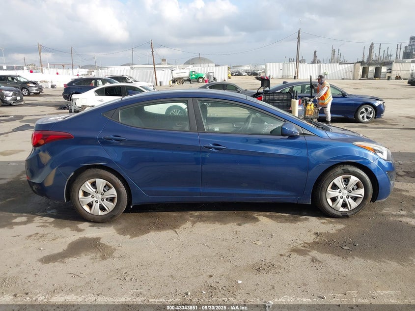 2016 HYUNDAI ELANTRA SE - 5NPDH4AE4GH722242