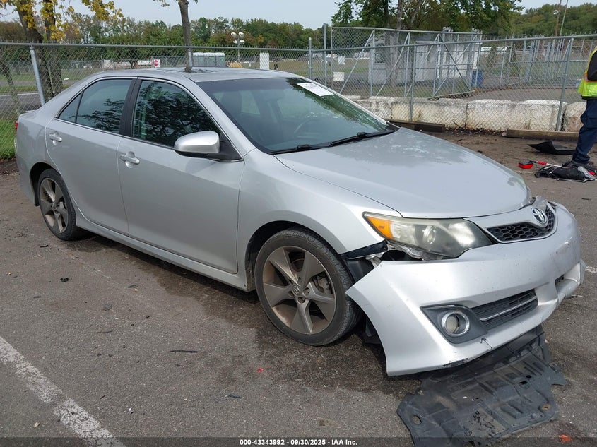 TOYOTA CAMRY SE V6