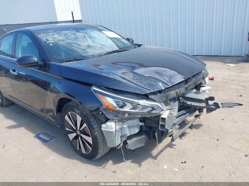 NISSAN ALTIMA SV INTELLIGENT AWD