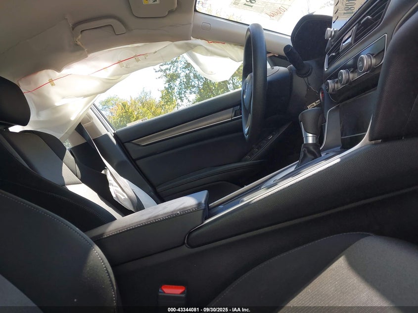 1HGCV1F19KA053945 2019 HONDA ACCORD photo no. 5