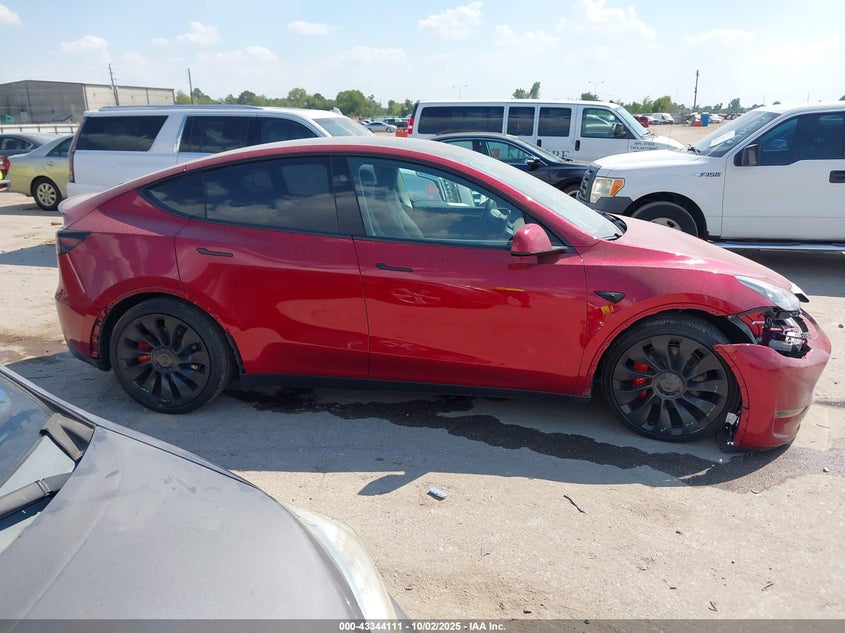 2025 Tesla Model Y Performance Dual Motor All-Wheel Drive VIN: 7SAYGDEF1SA351359 Lot: 43344111