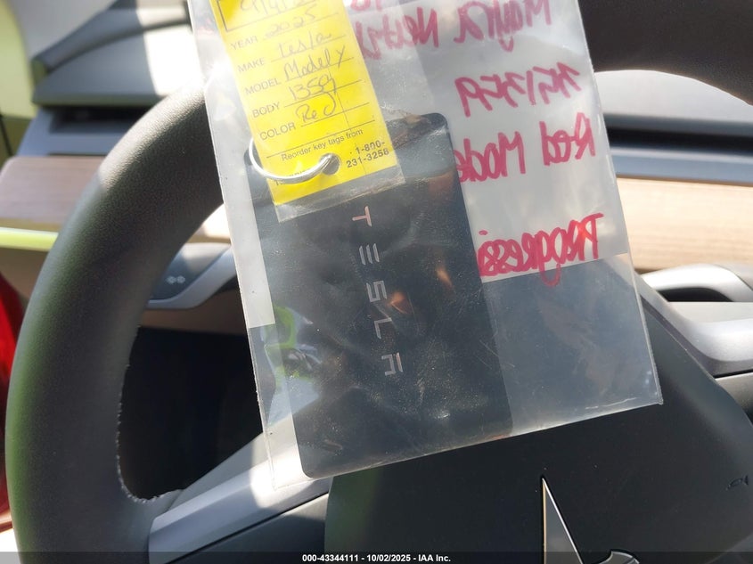 2025 Tesla Model Y Performance Dual Motor All-Wheel Drive VIN: 7SAYGDEF1SA351359 Lot: 43344111