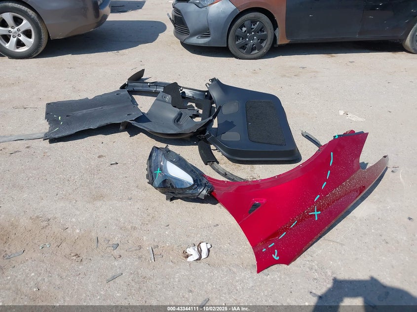 2025 Tesla Model Y Performance Dual Motor All-Wheel Drive VIN: 7SAYGDEF1SA351359 Lot: 43344111