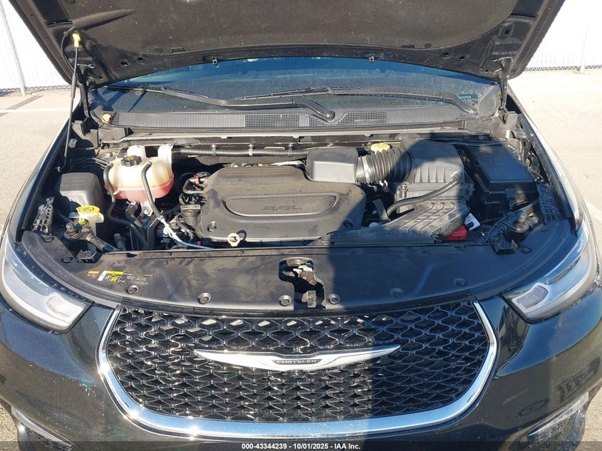 2023 Chrysler Pacifica Touring L VIN: 2C4RC1BGXPR533178 Lot: 43344239