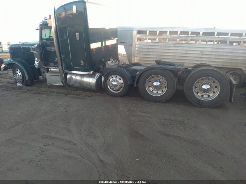 1996 Peterbilt 999