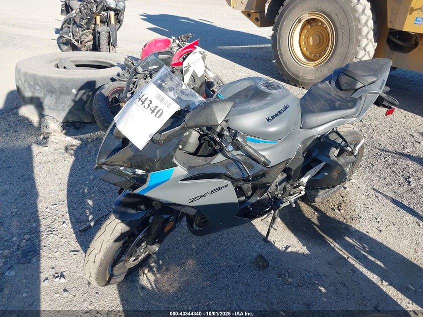 JKBZXJK18SA008994 2025 KAWASAKI ZX photo no. 2