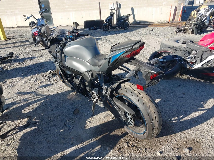 JKBZXJK18SA008994 2025 KAWASAKI ZX photo no. 3