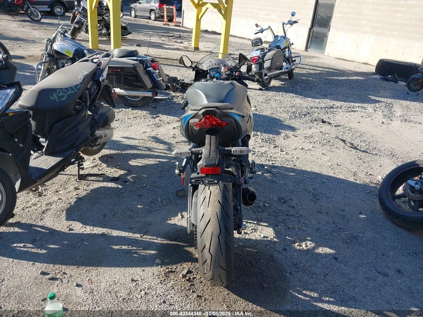 2025 Kawasaki Zx636 K VIN: JKBZXJK18SA008994 Lot: 43344340