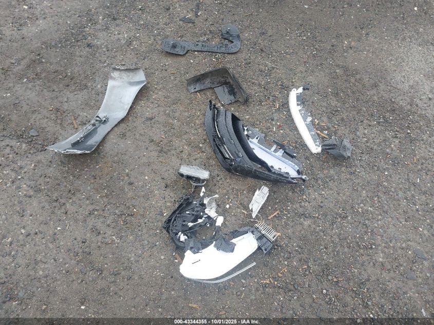 2022 Tesla Model 3 Long Range Dual Motor All-Wheel Drive VIN: 5YJ3E1EB0NF260051 Lot: 43344355