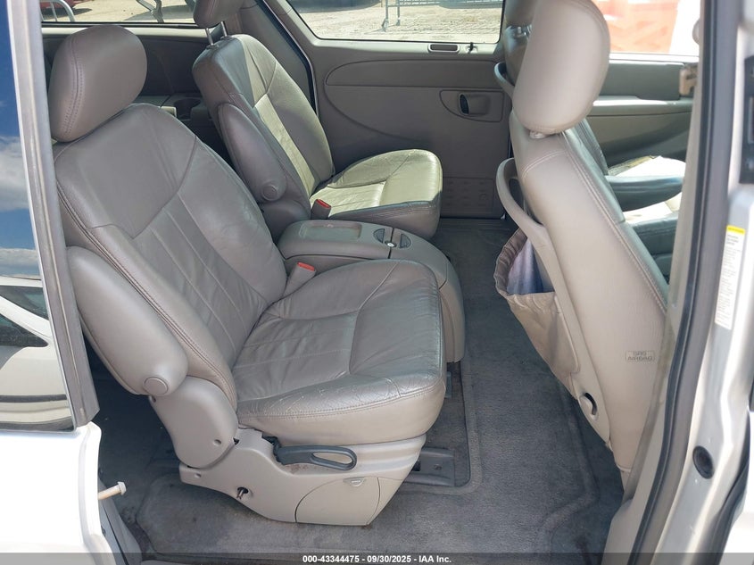 2002 Dodge Grand Caravan Ex VIN: 2B8GP74L52R689996 Lot: 43344475