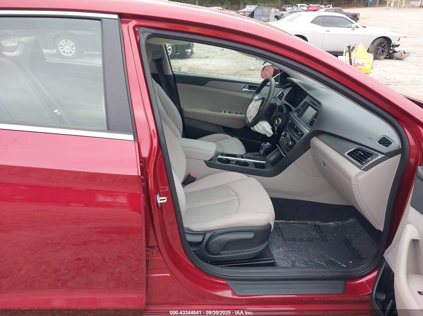 2016 HYUNDAI SONATA SE - 5NPE24AF5GH308529