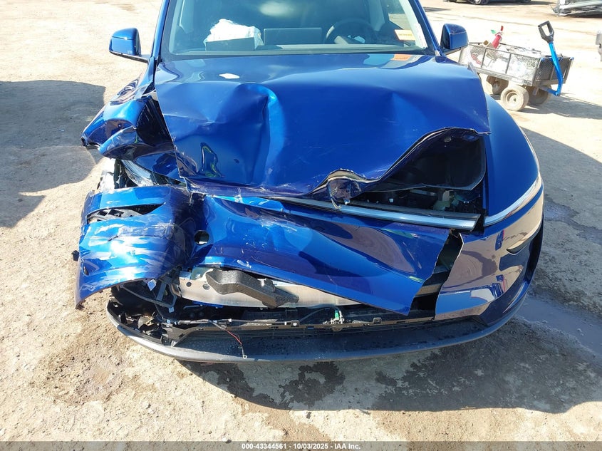 2026 Tesla Model Y Long Range Dual Motor All-Wheel Drive VIN: 7SAYGDED5TF424669 Lot: 43344561