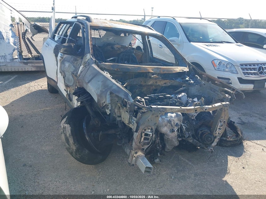 JEEP CHEROKEE ALTITUDE LUX 4X4