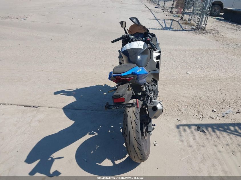 2018 Kawasaki Ex400 VIN: JKAEXKH14JDA05753 Lot: 43344755