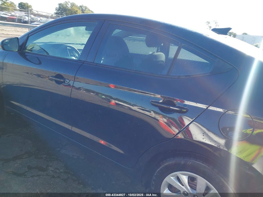 2017 HYUNDAI ELANTRA SE - 5NPD74LF9HH182431