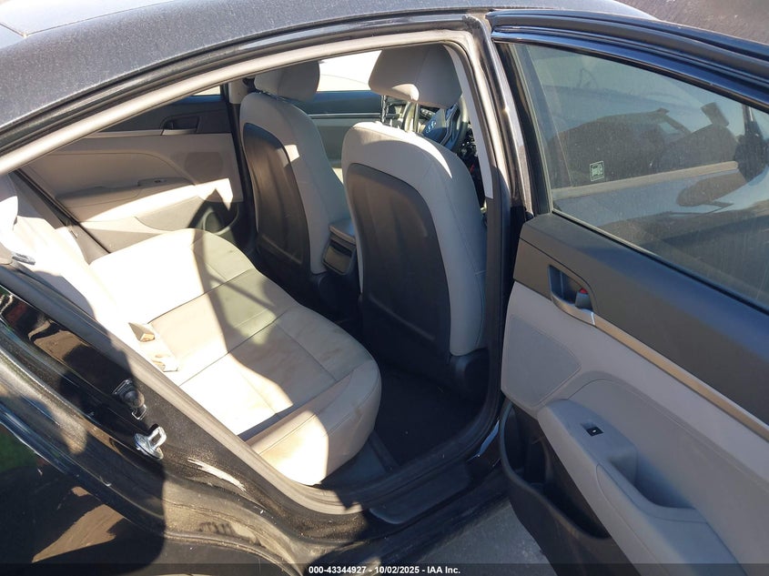 2017 HYUNDAI ELANTRA SE - 5NPD74LF9HH182431