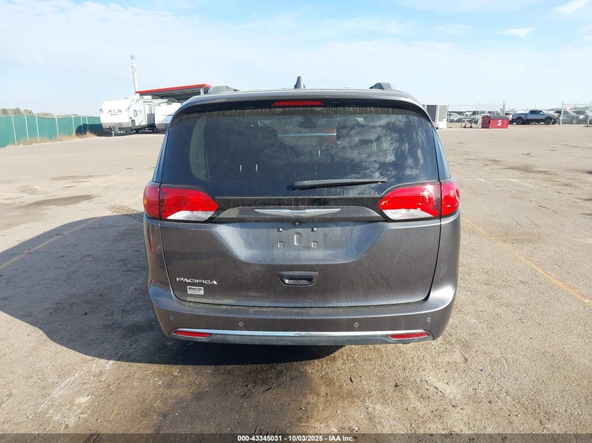 2017 Chrysler Pacifica Touring-L Plus VIN: 2C4RC1EG2HR729709 Lot: 43345031