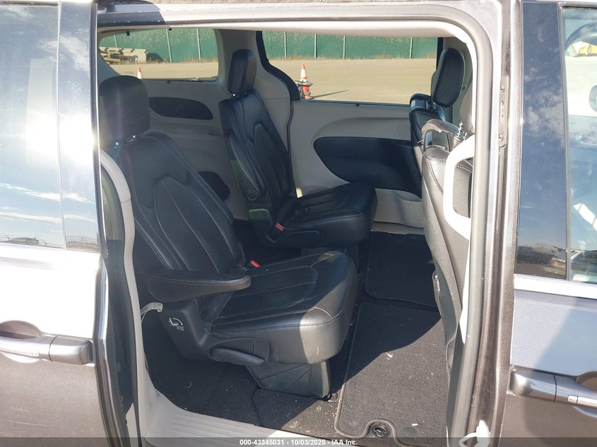 2017 Chrysler Pacifica Touring-L Plus VIN: 2C4RC1EG2HR729709 Lot: 43345031