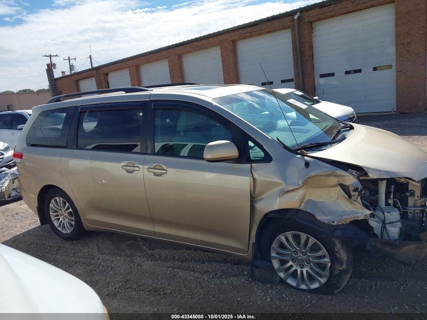 2014 TOYOTA SIENNA XLE V6 8 PASSENGER - 5TDYK3DC4ES442982