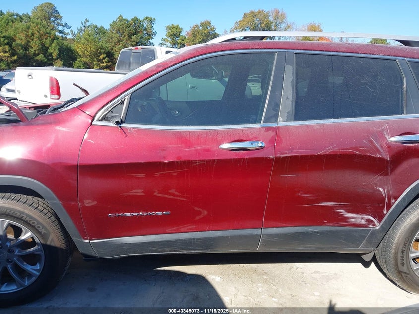 2019 Jeep Cherokee Latitude Plus 4X4 VIN: 1C4PJMLB3KD194986 Lot: 43345073