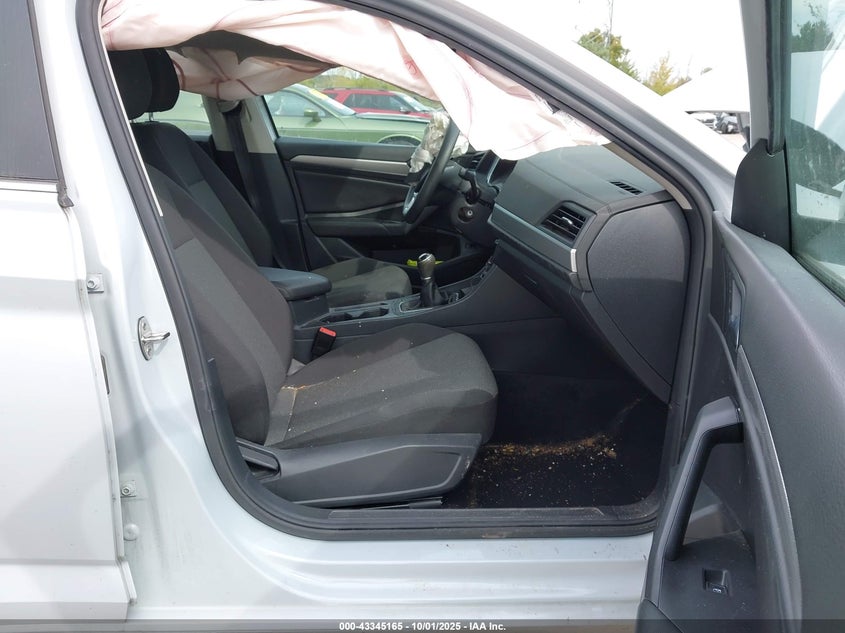 VIN 3VWN57BU8KM090379 2019 VOLKSWAGEN JETTA 1.4T S