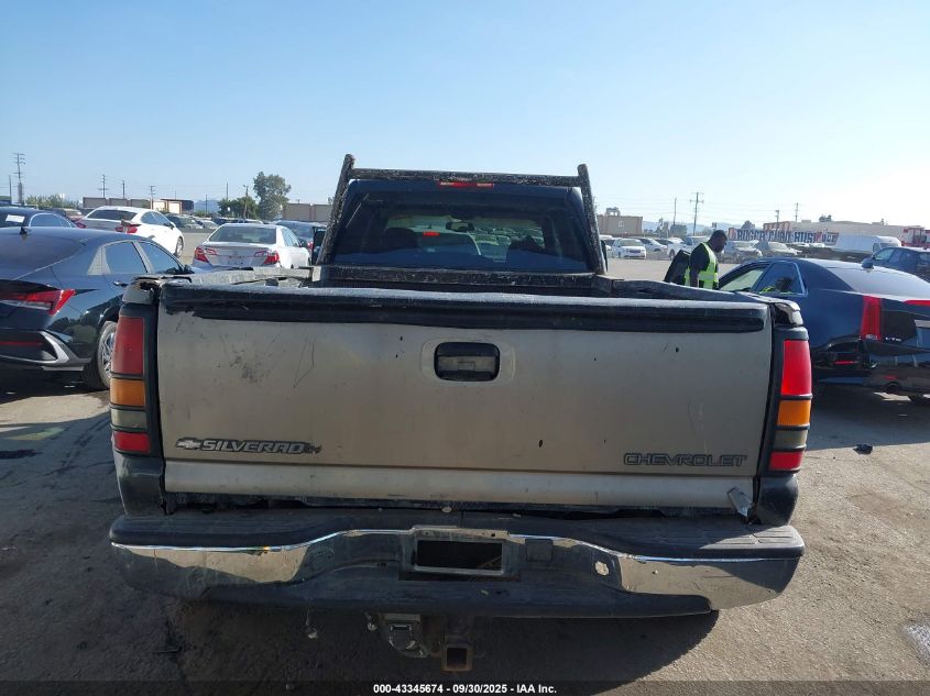 2003 Chevrolet Silverado 3500 Ls VIN: 1GCJC33G33F220322 Lot: 43345674