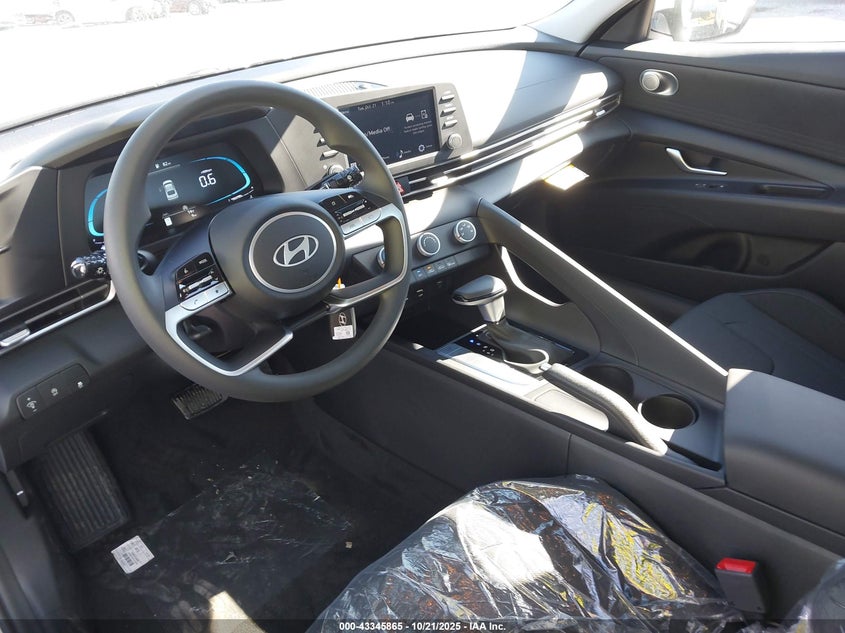 2025 HYUNDAI ELANTRA SE KMHLL4DG9SU088217