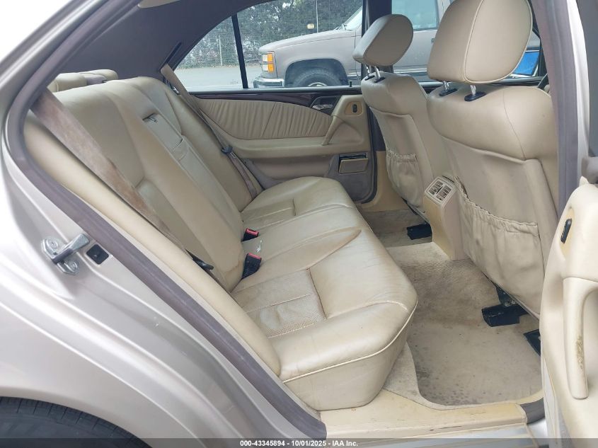 1996 Mercedes-Benz E 320 VIN: WDBJF55F3TJ019958 Lot: 43345894